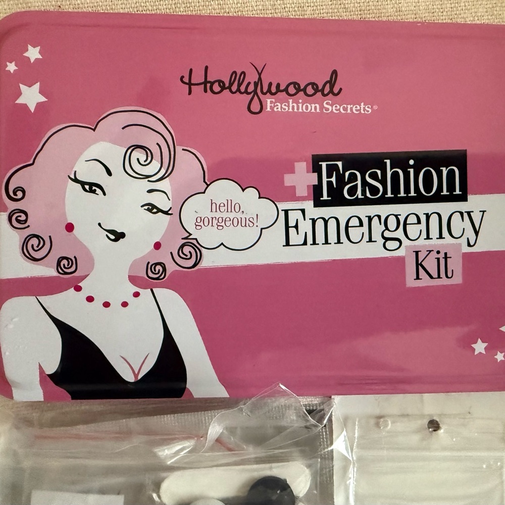 Hollywood Fashion Secrets Emergency Kit
